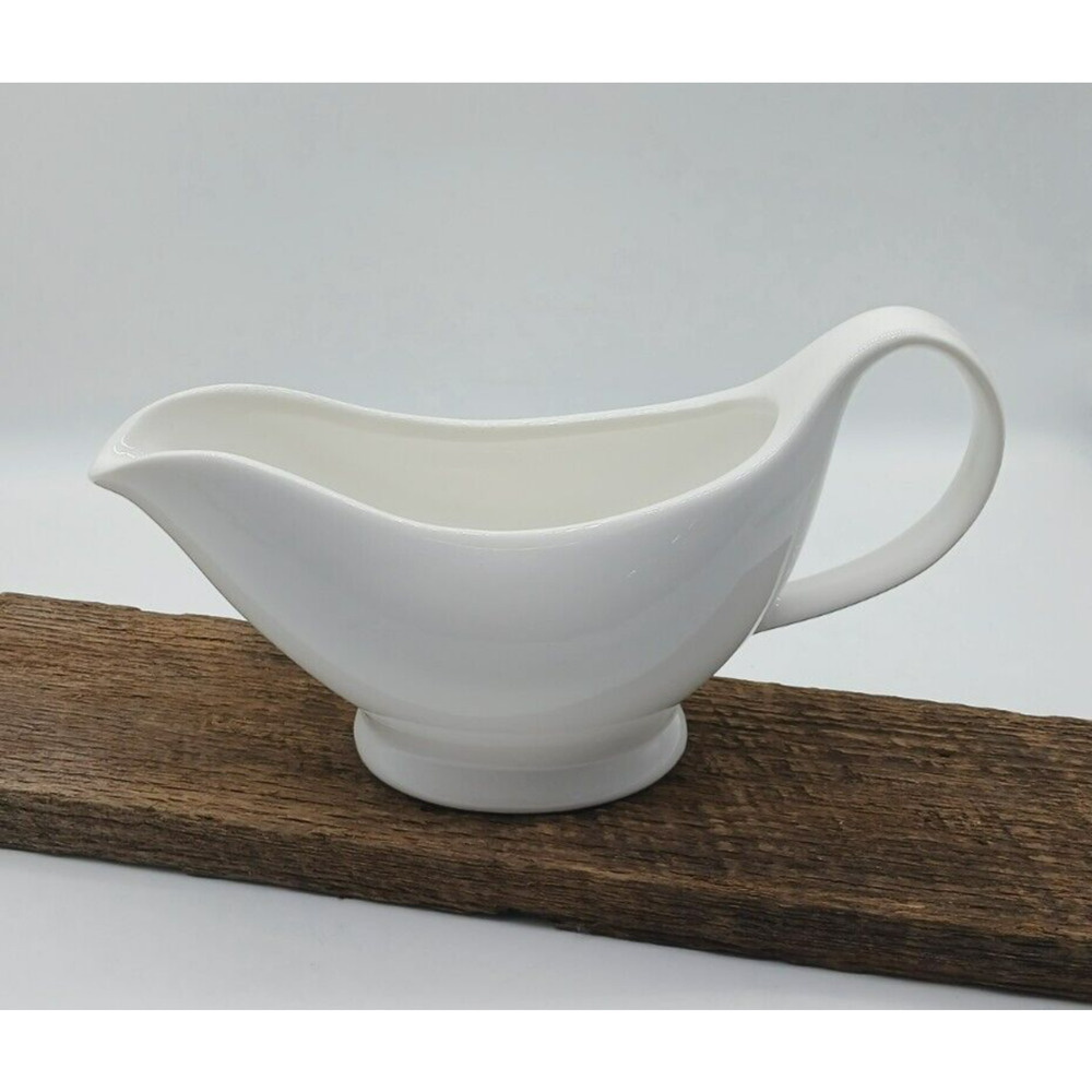White 10 Strawberry Street Gravy Sauce Boat Basic Classic Plain